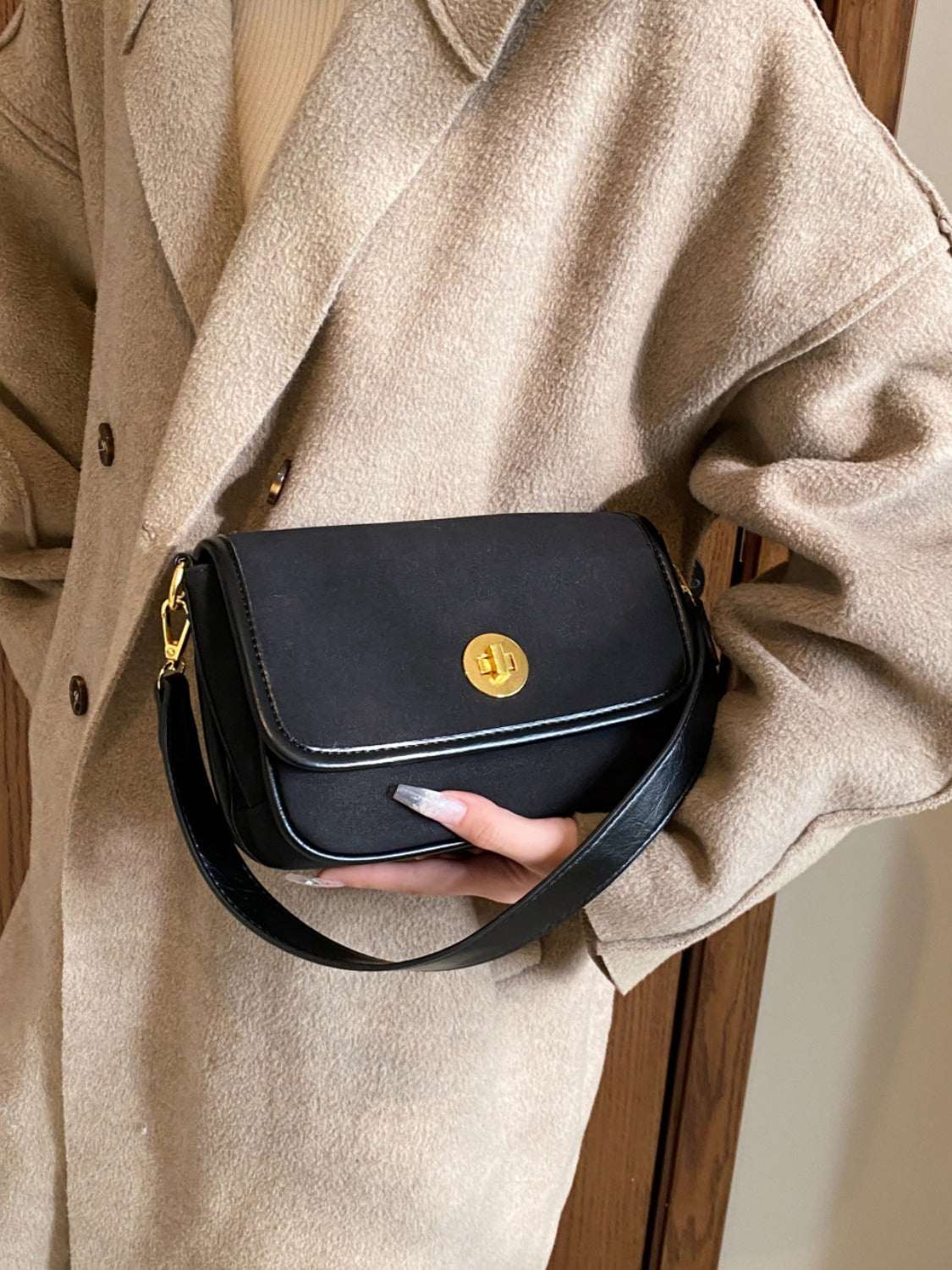 Small PU leather suede twist-lock shoulder bag in black.