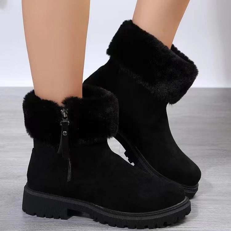 Suede faux fur boots with side zipper, low heel, black color.