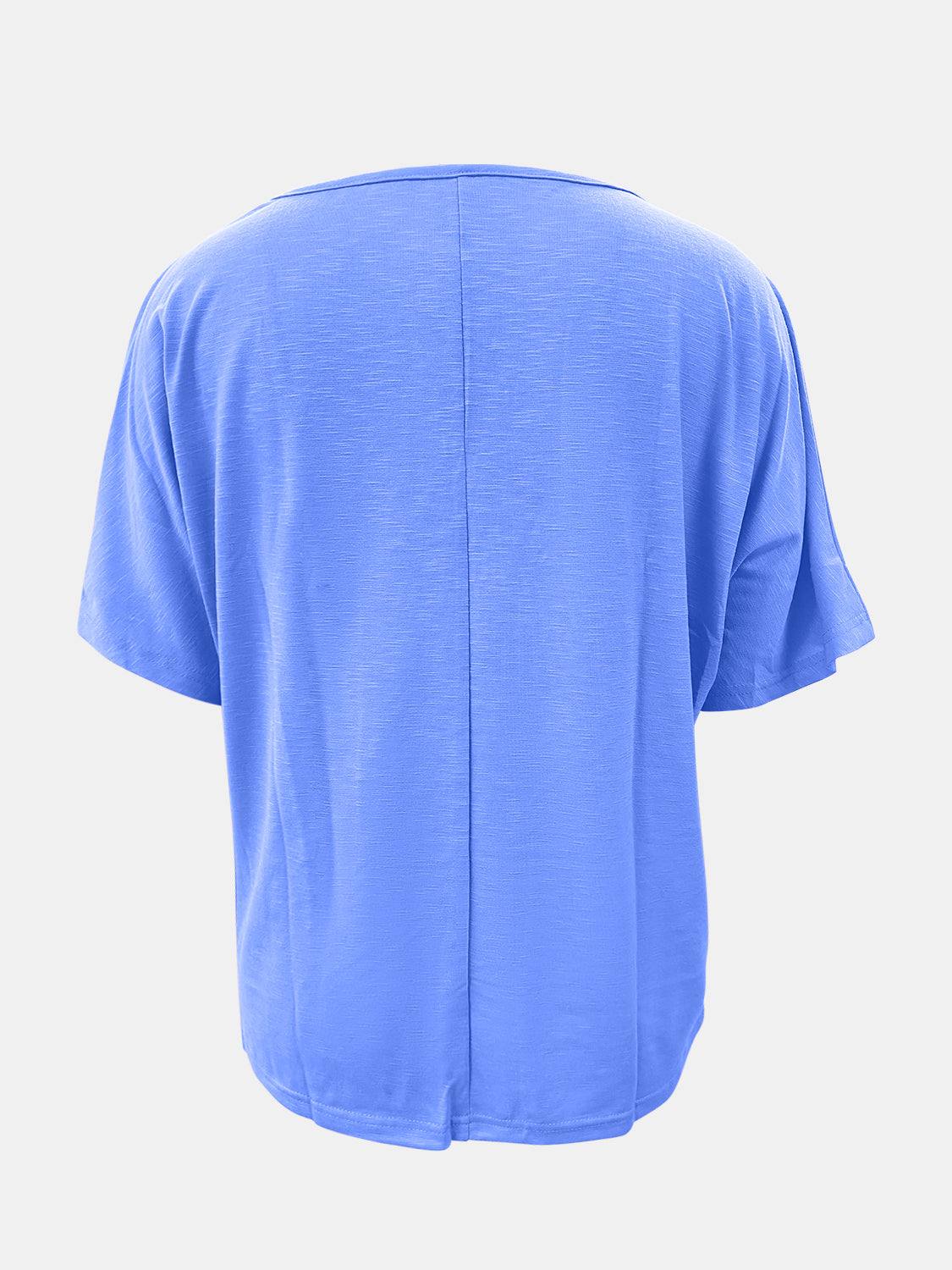 Full size scoop neck short sleeve T-shirt in blue, opaque polyester with basic style.