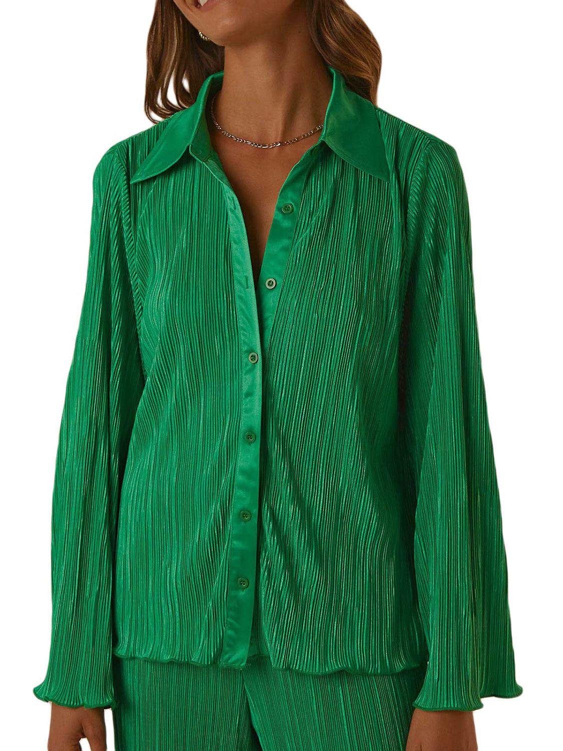 Collared neck long sleeve green top and pants lounge set, buttoned, 100% polyester.