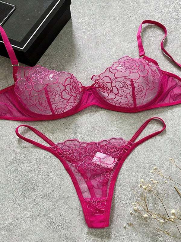 Three-point thin hollow bra sexy underwear set in red with floral lace design.